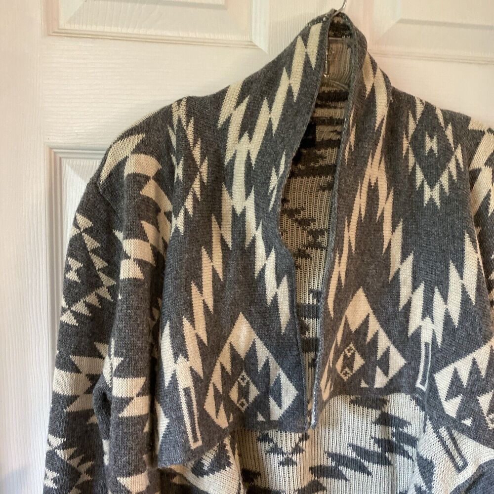 Market & Spruce Cardigan Women’s Size Small Grey Beige Southwestern Sweater - Picture 3 of 12